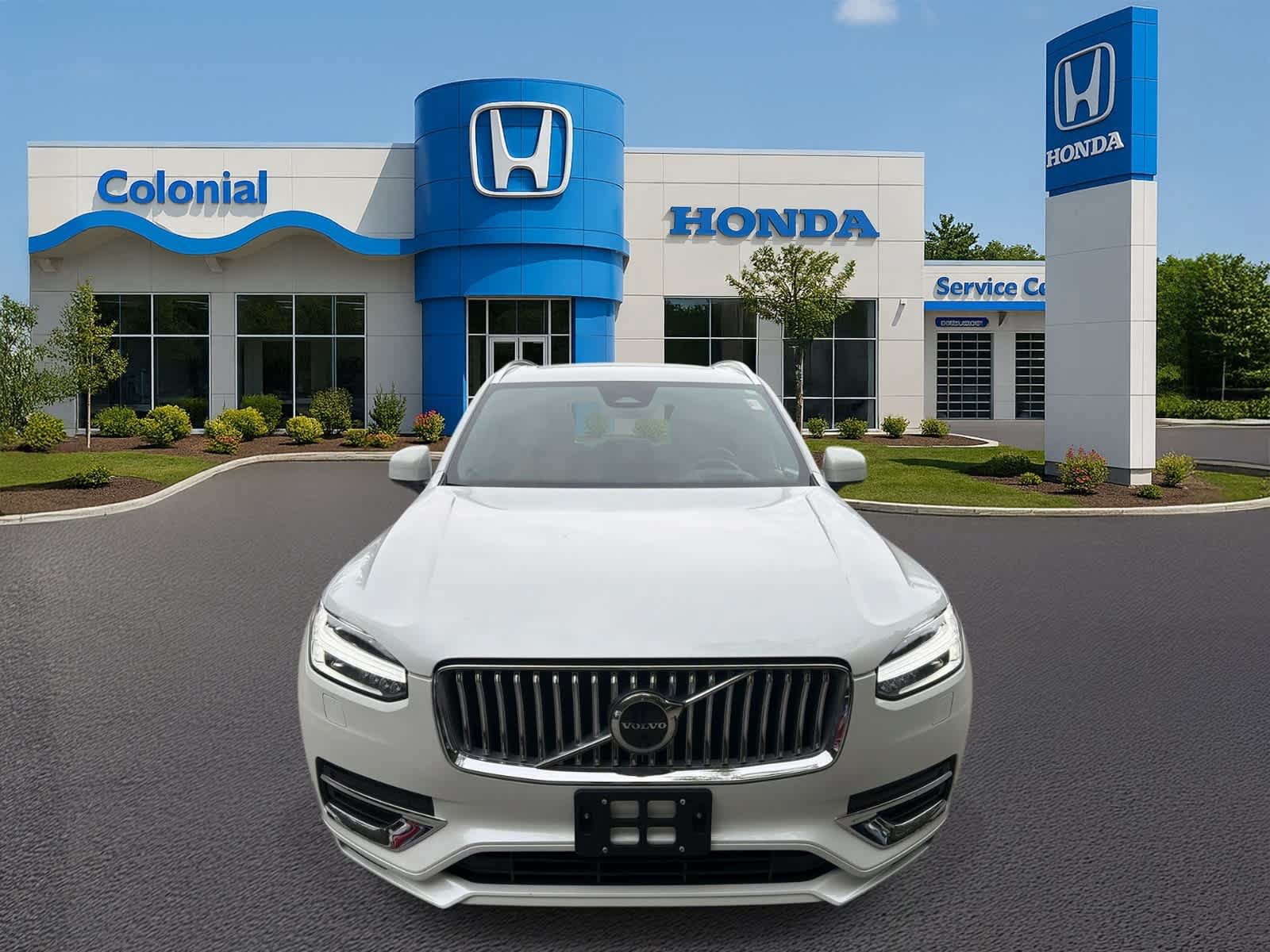 Used 2025 Volvo XC90 B6 Ultra w/ Protection Package Premier AWD/4WD image 9