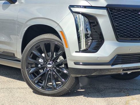 New 2026 Cadillac Escalade ESV Platinum Sport w/ LPO, ONYX Package AWD/4WD image 9