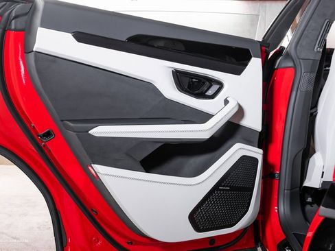 New 2025 Lamborghini Urus SE image 34