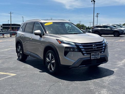 Used 2024 Nissan Rogue SL w/ SL Premium Package AWD/4WD image 2