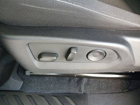 Used 2025 Chevrolet Colorado LT AWD/4WD image 32
