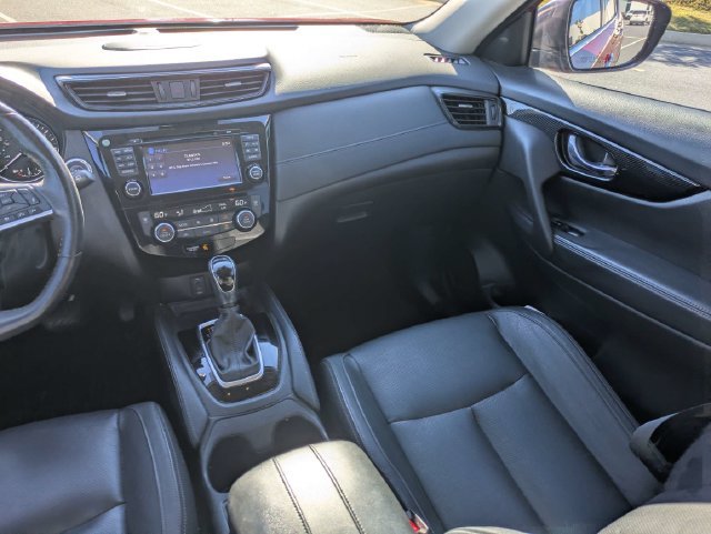 Used 2017 Nissan Rogue SL w/ SL Premium Package FWD image 18