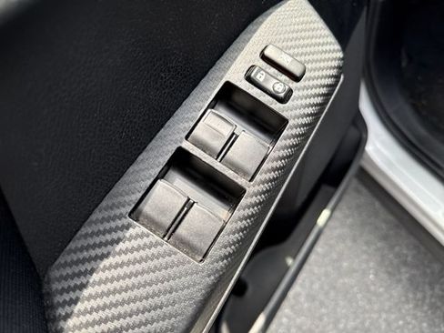 Used 2015 Toyota RAV4 LE AWD/4WD image 22