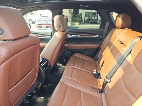 Used 2025 Cadillac XT5 Sportv image 8