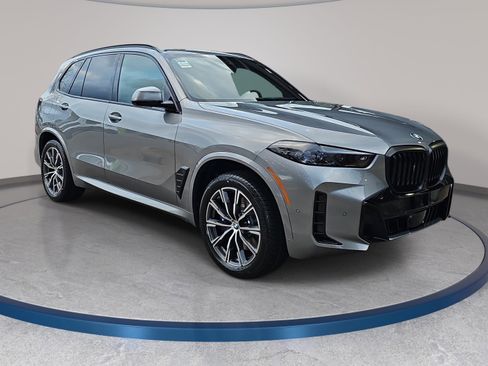 New 2026 BMW X5 xDrive40i w/ M Sport Package image 3
