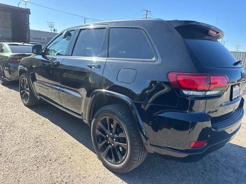 Used 2019 Jeep Grand Cherokee Altitude AWD/4WD image 8