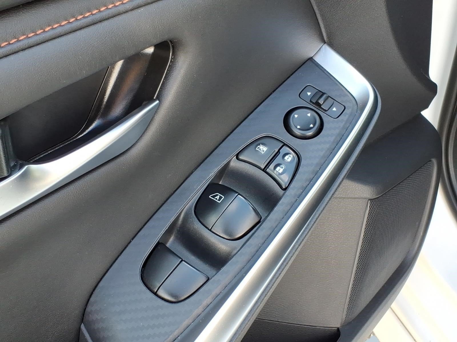 Used 2023 Nissan Sentra SR w/ Midnight Edition Package FWD image 13