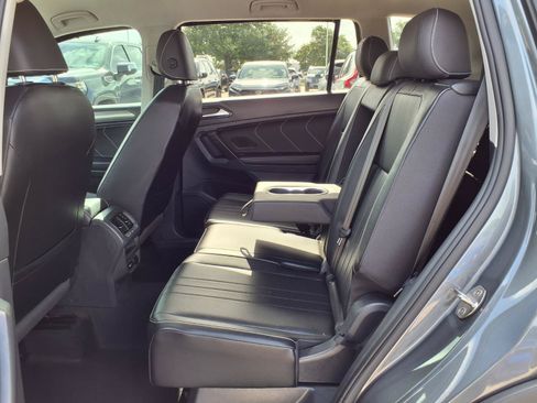 Used 2022 Volkswagen Tiguan SE FWD image 19