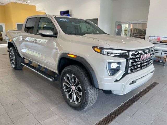 Used 2026 GMC Canyon Denali AWD/4WD image 7