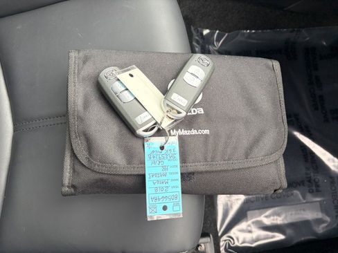 Used 2018 MAZDA MAZDA3 Touring image 34