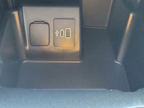 Certified 2025 Ford Explorer Active image 29