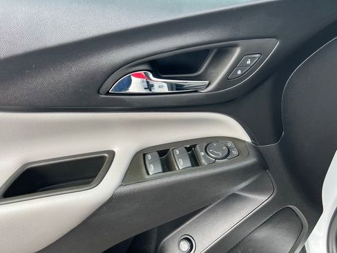 Used 2023 Chevrolet Equinox LT w/ Driver Convenience Package image 18