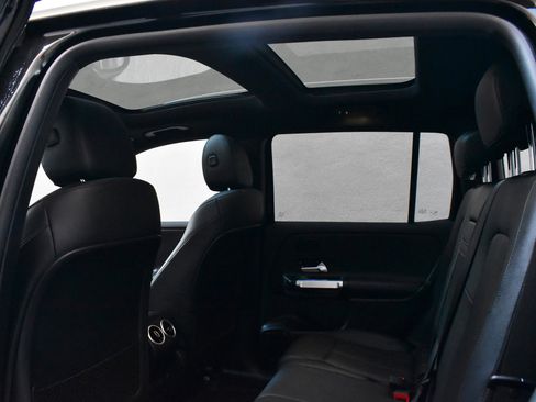 Used 2023 Mercedes-Benz EQB 300 4MATIC image 24