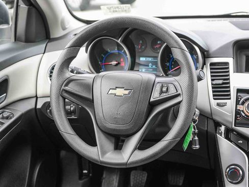 Used 2016 Chevrolet Cruze LS FWD image 16