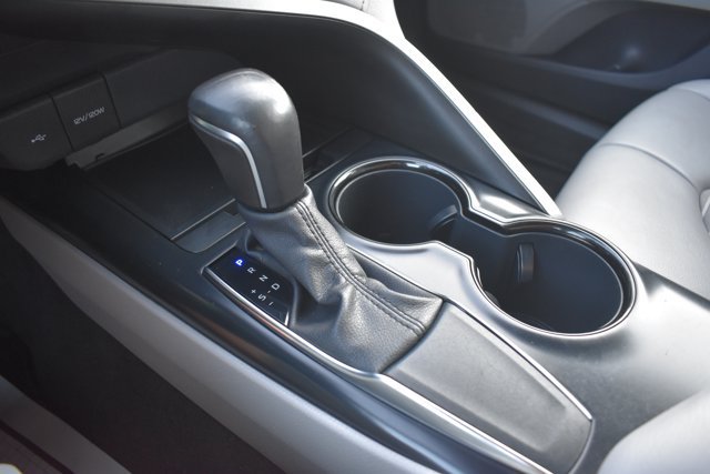 Used 2020 Toyota Camry SE FWD image 25