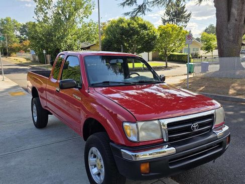 Used 1999 Toyota Tacoma SR5 image 3