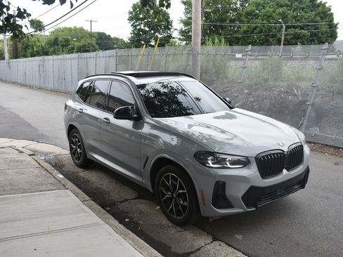 Used 2023 BMW X3 xDrive30i w/ M Sport Package AWD/4WD image 4