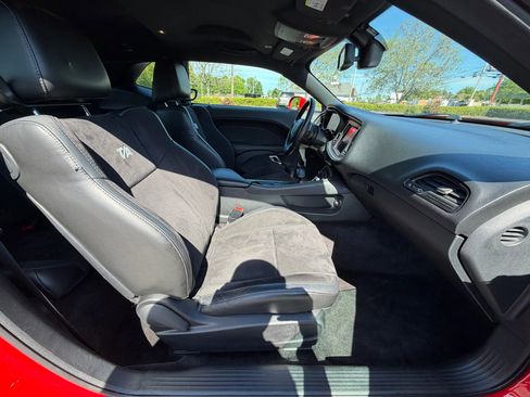 Used 2018 Dodge Challenger T/A image 19