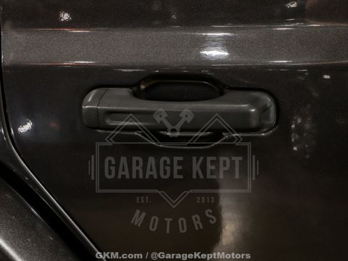 Used 2018 Jeep Wrangler Unlimited Sahara AWD/4WD image 75