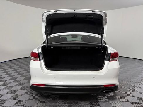 Used 2018 Kia Optima LX FWD image 9