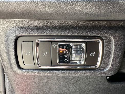 Used 2023 Lincoln Corsair Reserve FWD image 16