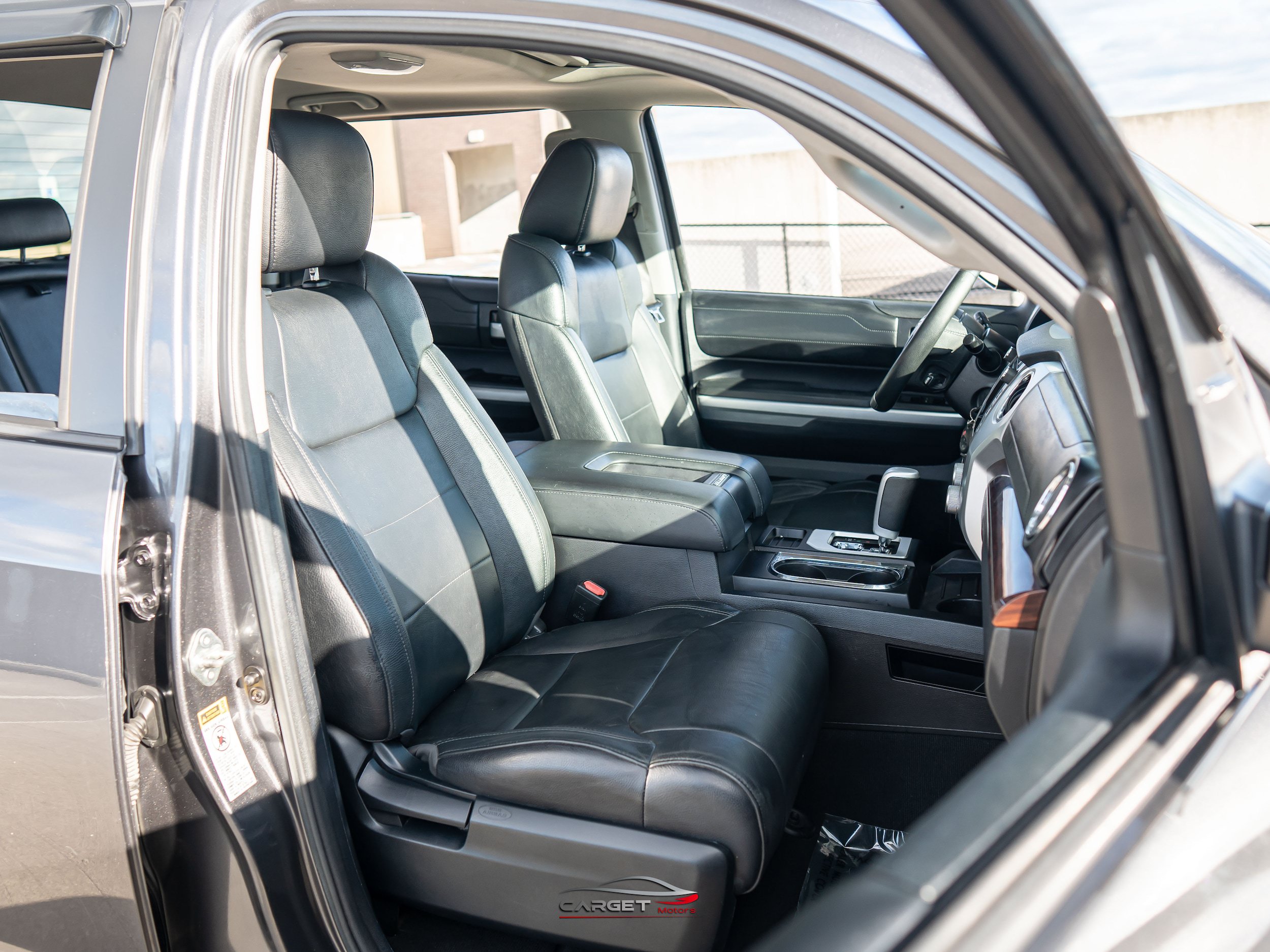 Used 2015 Toyota Tundra Limited w/ Limited Premium Package AWD/4WD image 17