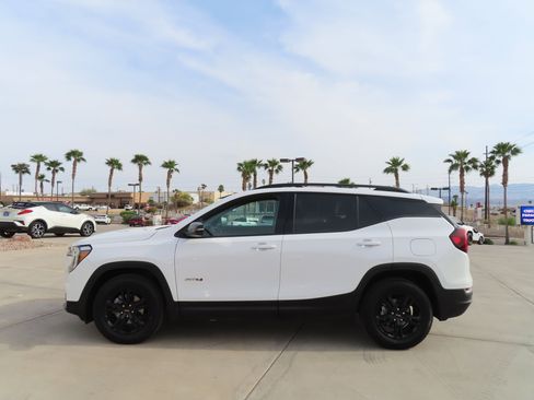 Used 2024 GMC Terrain AT4 image 4