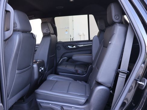 Used 2022 GMC Yukon Denali w/ Advanced Technology Package RWD image 18