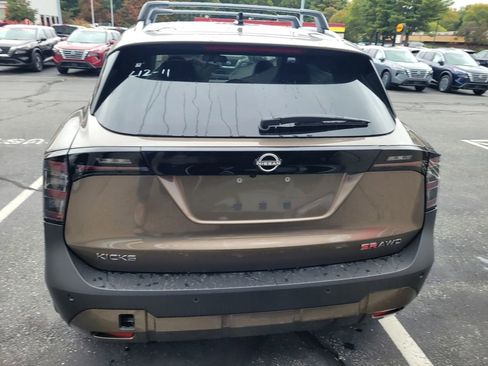New 2026 Nissan Kicks SR w/ Cold Weather Package AWD/4WD image 7