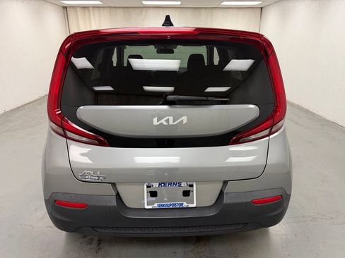 Used 2022 Kia Soul LX FWD image 4