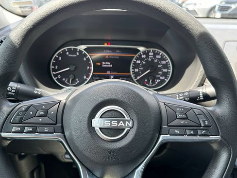 Used 2024 Nissan Sentra SV FWD image 22