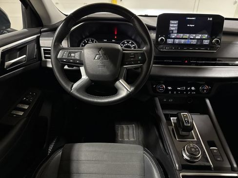 Used 2024 Mitsubishi Outlander SE FWD image 11