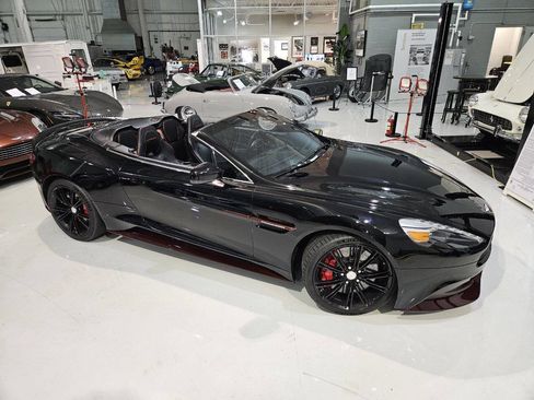 Used 2014 Aston Martin Vanquish Volante image 23