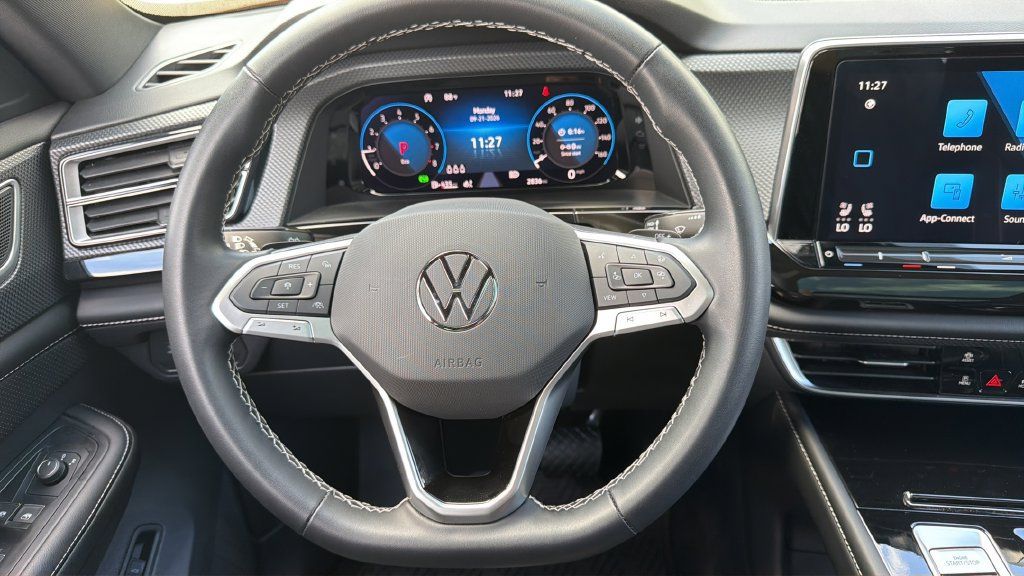 Certified 2025 Volkswagen Atlas Cross Sport SEL AWD/4WD image 14