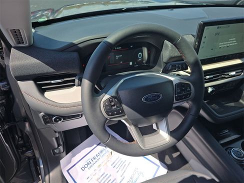 Used 2025 Ford Explorer Active w/ Active Comfort Package image 19
