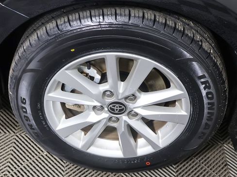 Used 2025 Toyota Camry LE image 15