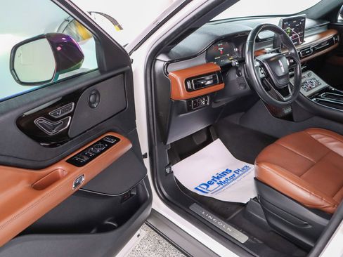 Used 2023 Lincoln Aviator Reserve w/ Jet Package RWD image 3