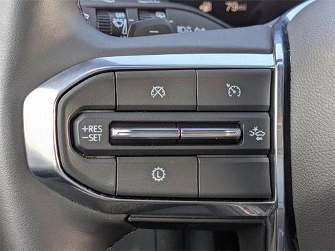 Used 2025 GMC Yukon Denali image 31