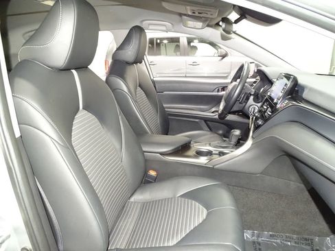 Used 2023 Toyota Camry SE image 14