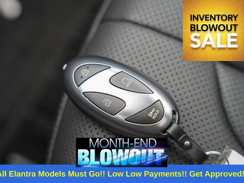 New 2025 Hyundai Elantra Limited image 41