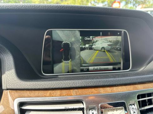Used 2014 Mercedes-Benz E 550 4MATIC Sedan image 15