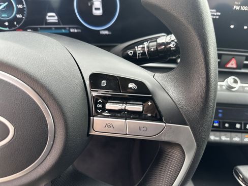 Used 2024 Hyundai Elantra SEL image 13