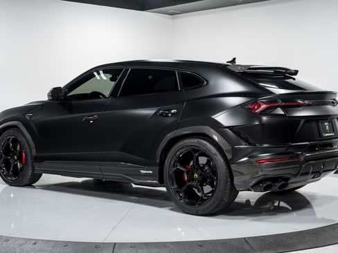 Used 2023 Lamborghini Urus Performante AWD/4WD image 5