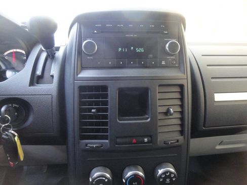 Used 2010 Dodge Grand Caravan FWD image 15