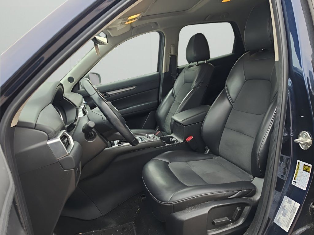 Used 2018 MAZDA CX-5 Touring w/ Preferred Equipment Package FWD image 9
