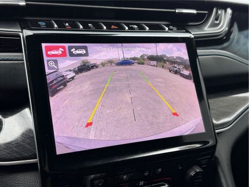 Used 2022 Jeep Grand Cherokee Trailhawk AWD/4WD image 17