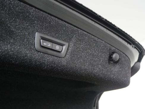 Used 2025 BMW 330i Sedan image 18