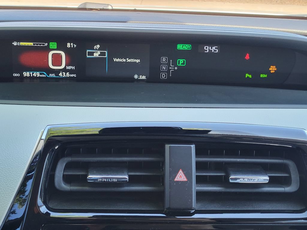 Used 2019 Toyota Prius XLE AWD/4WD image 29