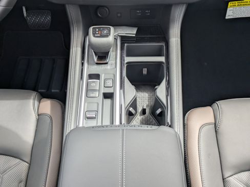 New 2026 Nissan Pathfinder Platinum image 23