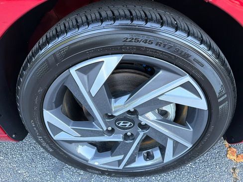 Used 2025 Hyundai Elantra Sport FWD image 12